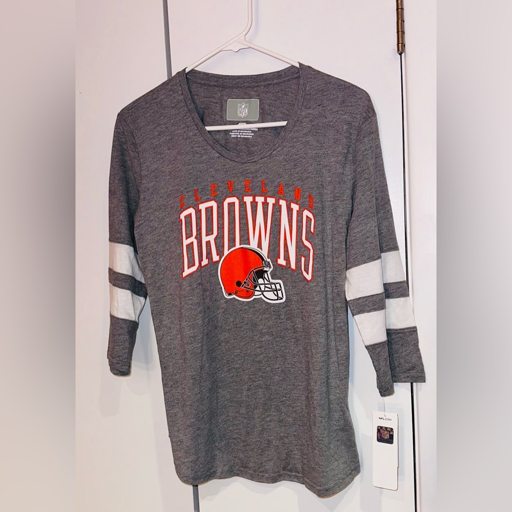 NWT NFL Cleveland Browns Shirt. Size M